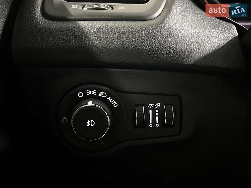 Внедорожник / Кроссовер Jeep Compass 2020 в Киеве