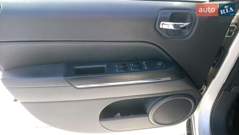 Внедорожник / Кроссовер Jeep Compass 2011 в Светловодске