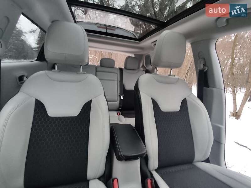 Позашляховик / Кросовер Jeep Compass 2017 в Києві фото 42 Позашляховик / Кросовер Jeep Compass 2017 в Києві