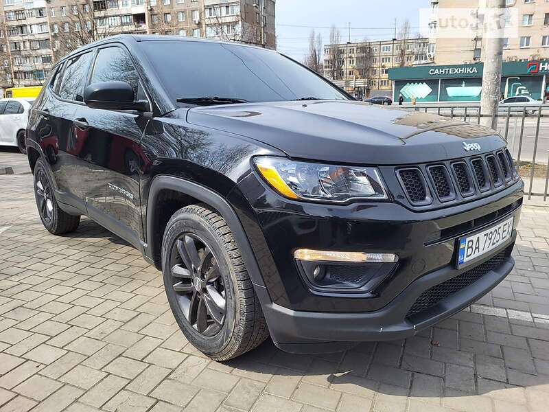 Позашляховик / Кросовер Jeep Compass 2018 в 