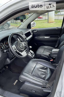 Внедорожник / Кроссовер Jeep Compass 2016 в 