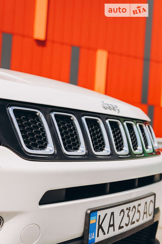 Внедорожник / Кроссовер Jeep Compass 2017 в Киеве фото 3 Внедорожник / Кроссовер Jeep Compass 2017 в Киеве