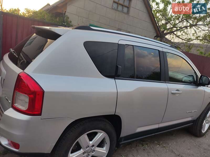 Позашляховик / Кросовер Jeep Compass 2011 в Смілі фото 5 Позашляховик / Кросовер Jeep Compass 2011 в Смілі
