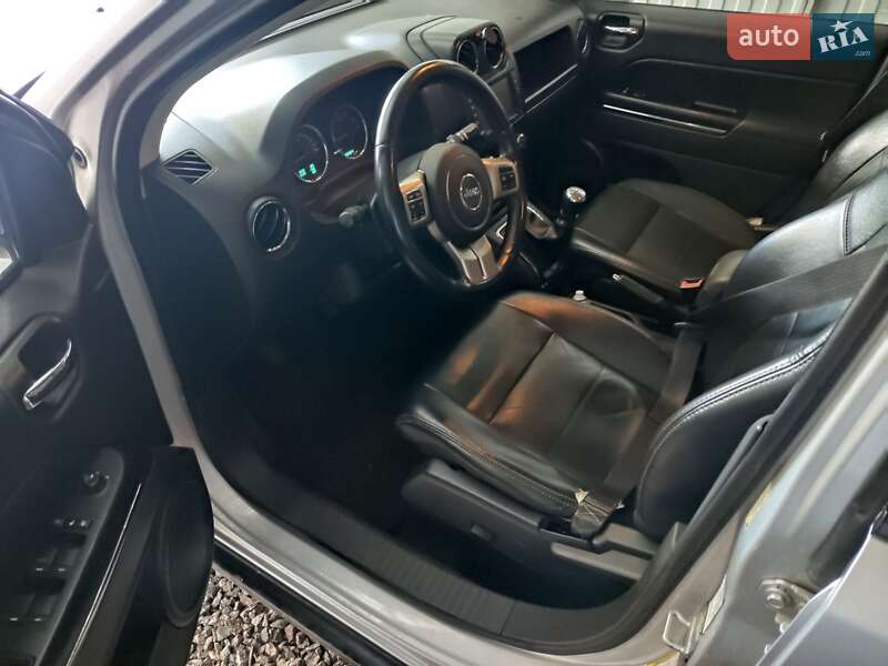 Позашляховик / Кросовер Jeep Compass 2011 в Смілі фото 20 Позашляховик / Кросовер Jeep Compass 2011 в Смілі