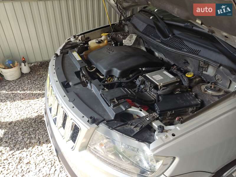 Позашляховик / Кросовер Jeep Compass 2011 в Смілі фото 24 Позашляховик / Кросовер Jeep Compass 2011 в Смілі