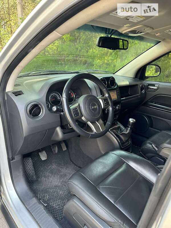 Внедорожник / Кроссовер Jeep Compass 2011 в Козельщине
