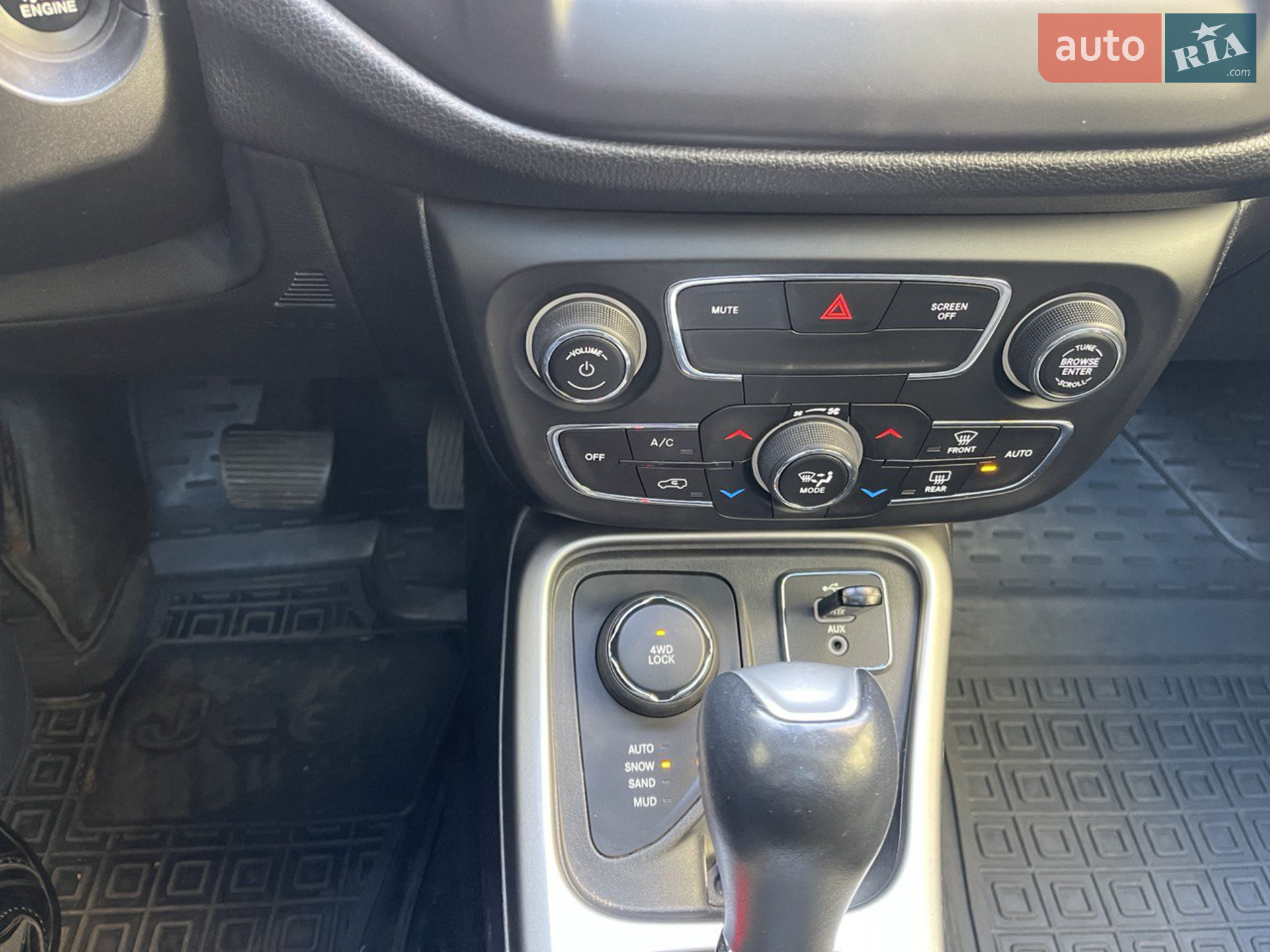 2017 Jeep Compass - мініатюра 12
