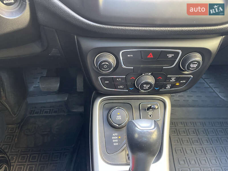 Внедорожник / Кроссовер Jeep Compass 2017 в Кременчуге