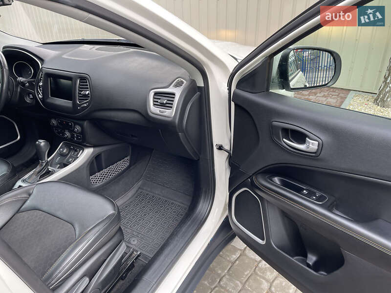 Внедорожник / Кроссовер Jeep Compass 2017 в Кременчуге