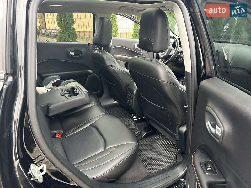 Внедорожник / Кроссовер Jeep Compass 2017 в Ровно