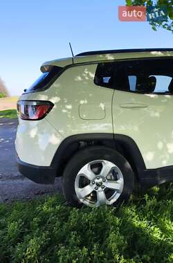 Внедорожник / Кроссовер Jeep Compass 2017 в 