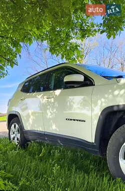 Внедорожник / Кроссовер Jeep Compass 2017 в 