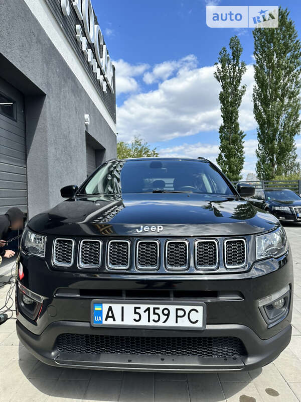 Внедорожник / Кроссовер Jeep Compass 2017 в Киеве