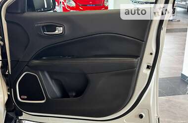 Внедорожник / Кроссовер Jeep Compass 2018 в 