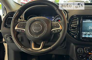 Внедорожник / Кроссовер Jeep Compass 2018 в 