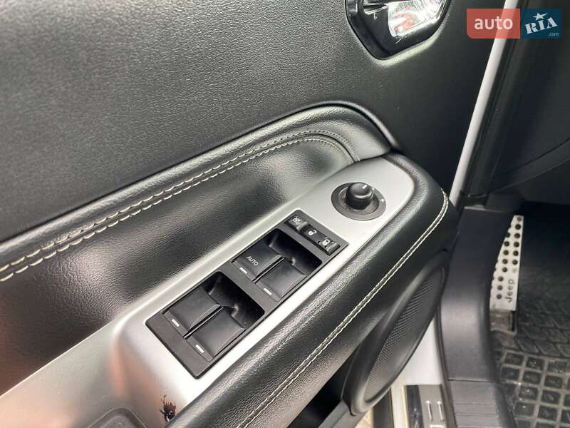 Внедорожник / Кроссовер Jeep Compass 2014 в Львове