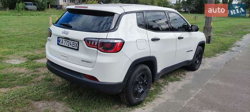 Внедорожник / Кроссовер Jeep Compass 2017 в Киеве