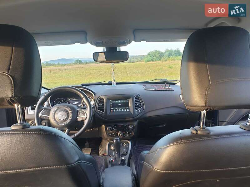 Внедорожник / Кроссовер Jeep Compass 2017 в Буштыне