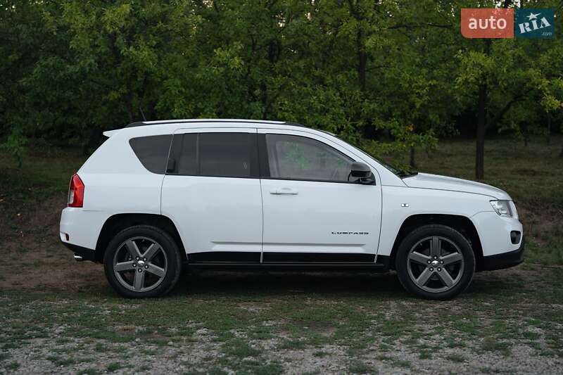 Внедорожник / Кроссовер Jeep Compass 2011 в Черновцах