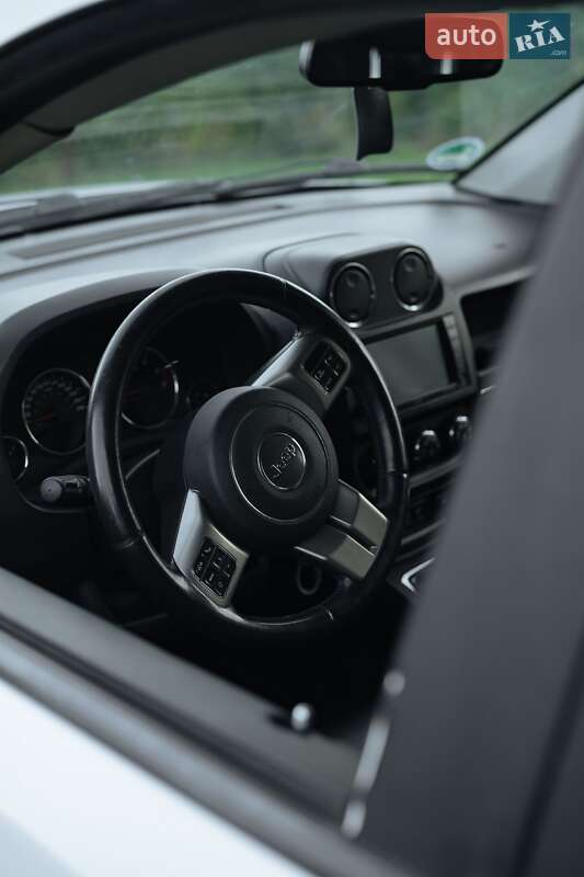 Внедорожник / Кроссовер Jeep Compass 2011 в Черновцах