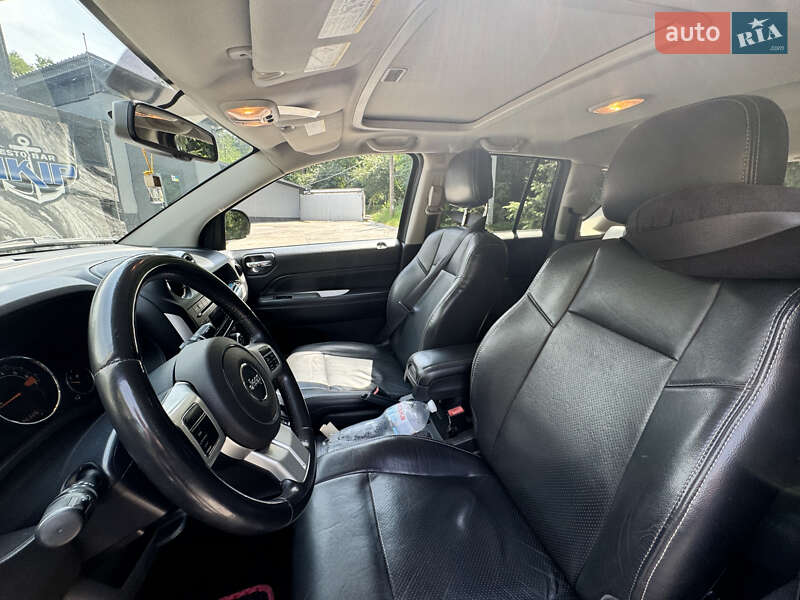 Внедорожник / Кроссовер Jeep Compass 2015 в Светловодске