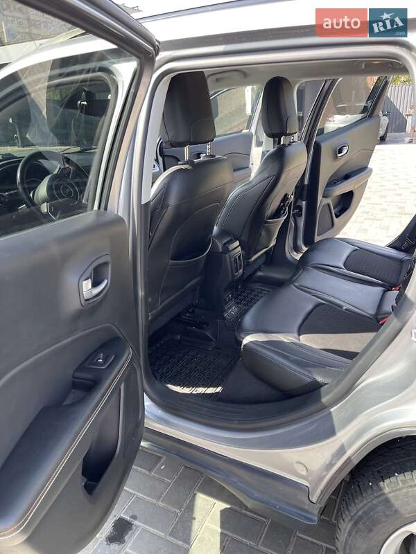 Внедорожник / Кроссовер Jeep Compass 2017 в Запорожье