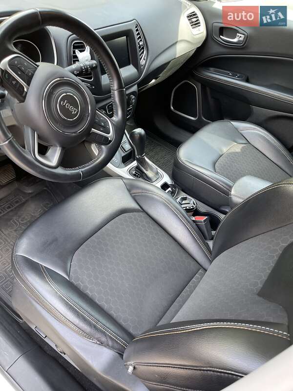Внедорожник / Кроссовер Jeep Compass 2017 в Запорожье