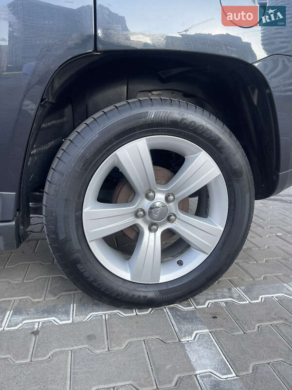 Внедорожник / Кроссовер Jeep Compass 2013 в Вышгороде