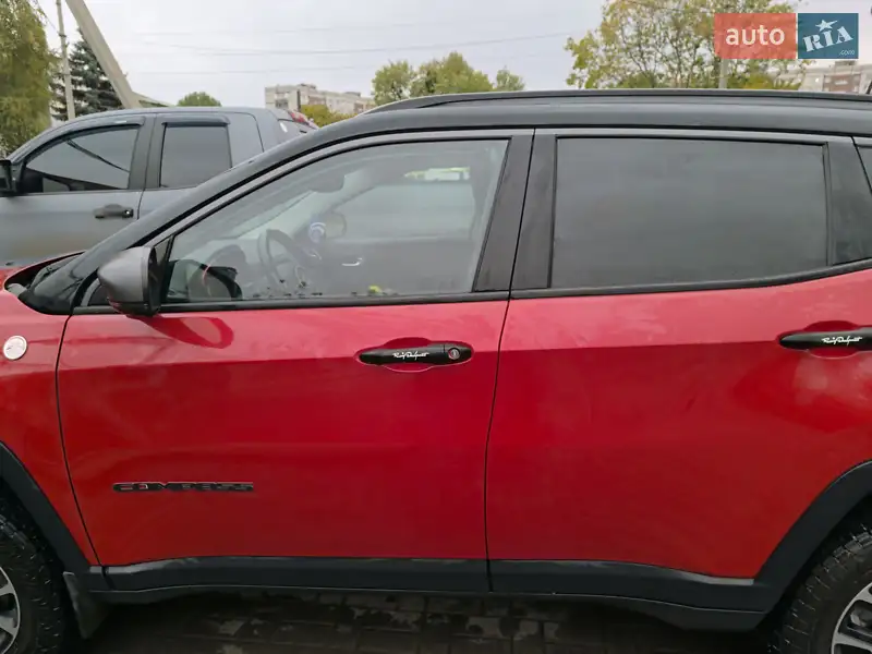 Позашляховик / Кросовер Jeep Compass 2018 в 