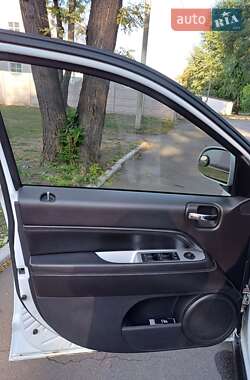 Внедорожник / Кроссовер Jeep Compass 2014 в Каменском