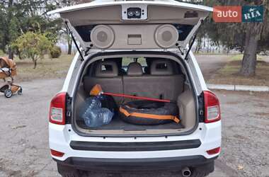 Внедорожник / Кроссовер Jeep Compass 2012 в Чугуеве