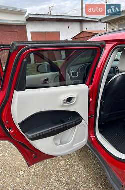 Позашляховик / Кросовер Jeep Compass 2018 в  фото 30 Позашляховик / Кросовер Jeep Compass 2018 в