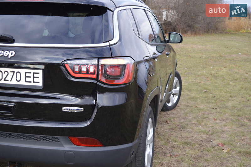 Внедорожник / Кроссовер Jeep Compass 2017 в Лохвице