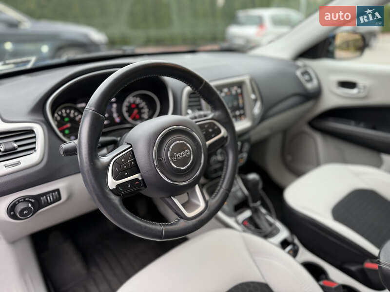 Внедорожник / Кроссовер Jeep Compass 2018 в Киеве фото 20 Внедорожник / Кроссовер Jeep Compass 2018 в Киеве