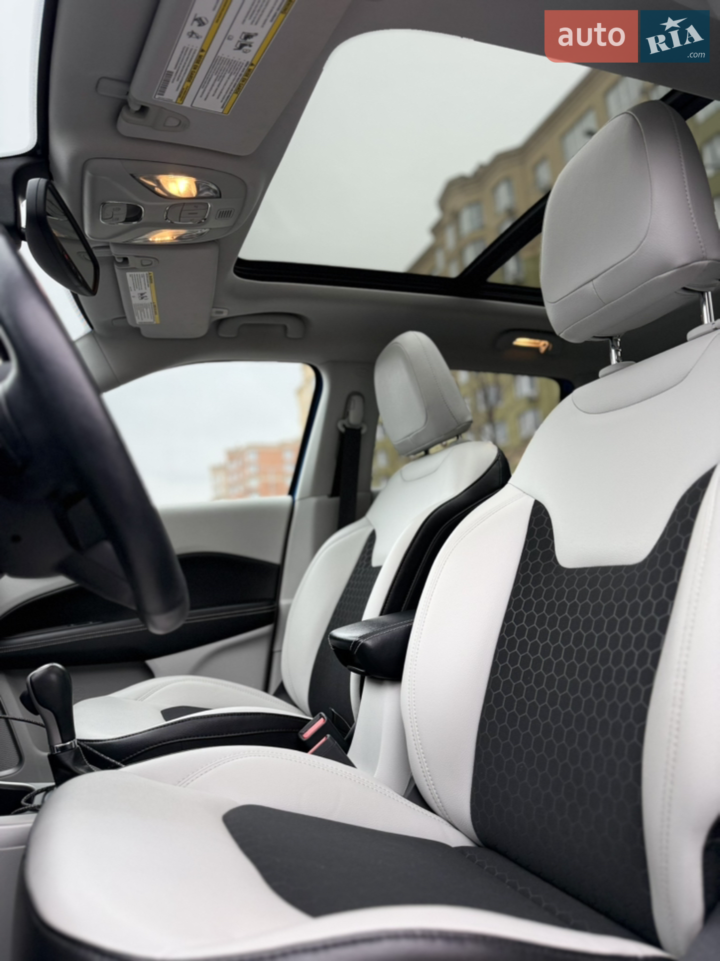 2018 Jeep Compass - мініатюра 28