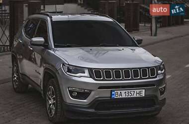 Внедорожник / Кроссовер Jeep Compass 2018 в 