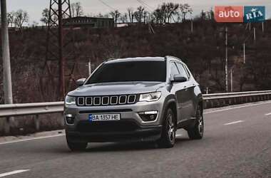 Внедорожник / Кроссовер Jeep Compass 2018 в 