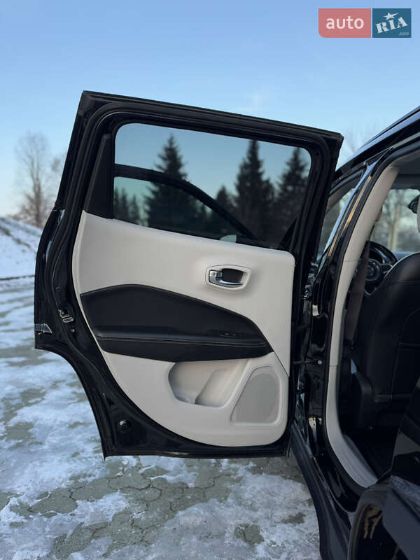 Внедорожник / Кроссовер Jeep Compass 2019 в Дубно