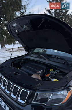 Внедорожник / Кроссовер Jeep Compass 2019 в 