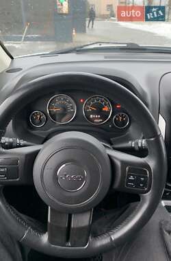 Внедорожник / Кроссовер Jeep Compass 2014 в 