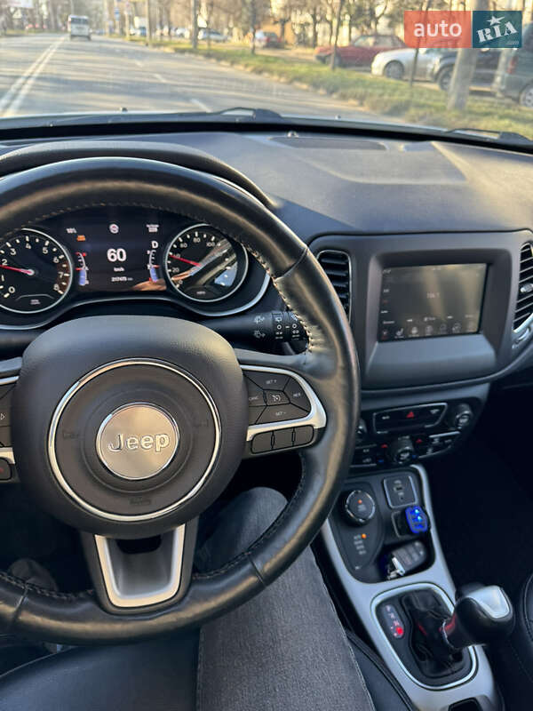 Внедорожник / Кроссовер Jeep Compass 2017 в Черновцах