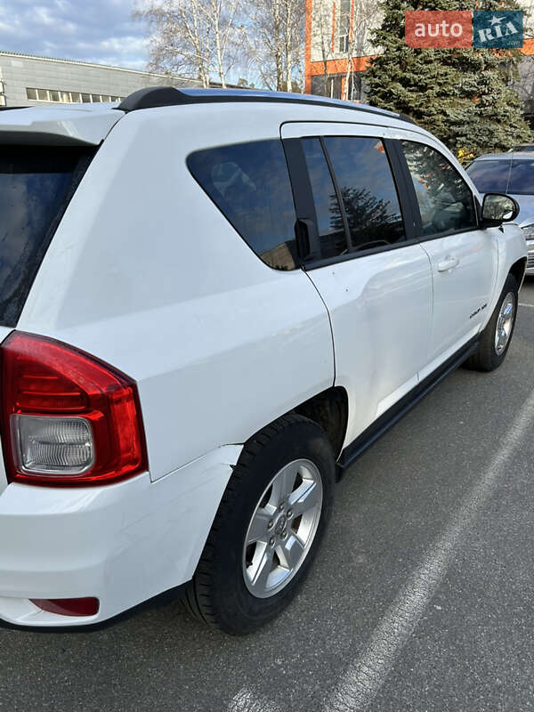 Внедорожник / Кроссовер Jeep Compass 2014 в Киеве