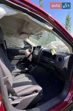 Позашляховик / Кросовер Jeep Compass 2012 в 