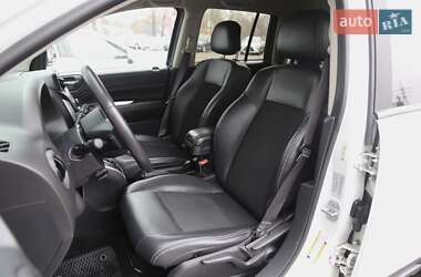Внедорожник / Кроссовер Jeep Compass 2014 в 