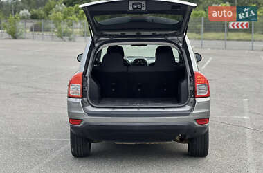 Внедорожник / Кроссовер Jeep Compass 2012 в 