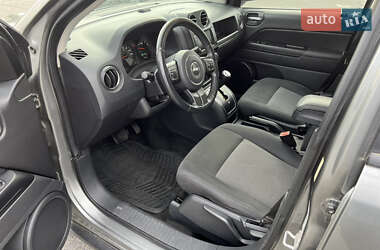 Внедорожник / Кроссовер Jeep Compass 2012 в 