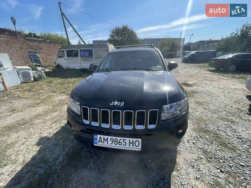 Внедорожник / Кроссовер Jeep Compass 2012 в Звягеле