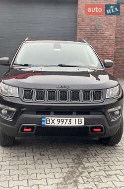 Внедорожник / Кроссовер Jeep Compass 2018 в 