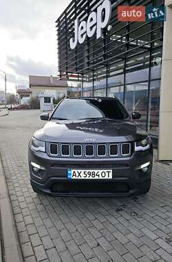 Внедорожник / Кроссовер Jeep Compass 2018 в 