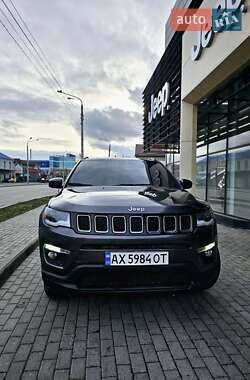 Внедорожник / Кроссовер Jeep Compass 2018 в 